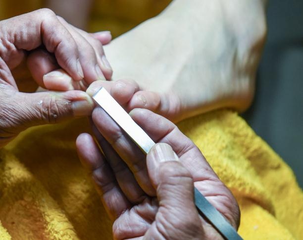 为什么修脚加盟师傅不建议你穿人字拖 为什么修脚加盟师傅不建议你穿人字拖